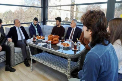 Milletvekili Yavuz GAÜN Genç Ofiste öğrencilerle bir araya geldi