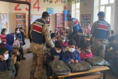 Jandarma yürekleri ısıttı