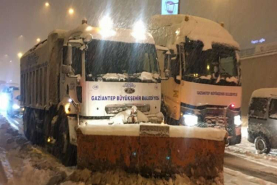 BÜYÜKŞEHİR KARLA MÜCADELEYİ ARALIKSIZ SÜRDÜRDÜ