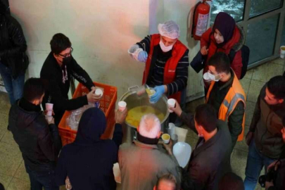 Sıcak çorba ikramı