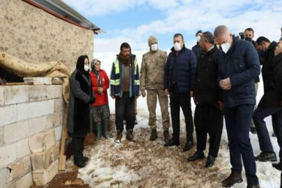 Şahin’den çatıları çöken iş yeri sahiplerine ziyaret