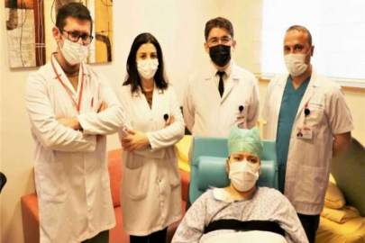 Ambulans helikopterle kurtarılan anne ve bebeği hayata tutundu