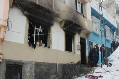 Yangında dumandan etkilenen 2 kardeş öldü