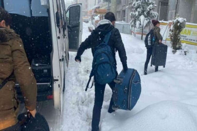 Yolda kalanlar otellere yerleştirildi