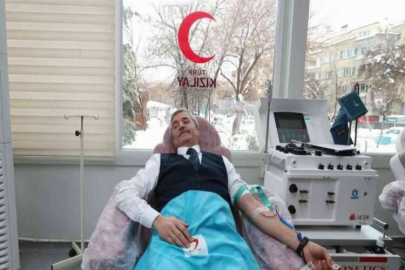 Tahmazoğlu kan vererek kan bağışı çağrısında bulundu