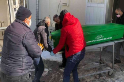 Çatıdan düşen kar kütlesi yaşlı adamı hayattan kopardı