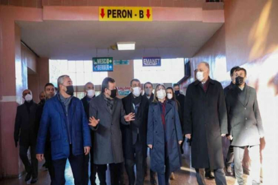 Şahin, şehirlerarası otobüs terminali’ndeki kar temizleme çalışmalarını yerinde inceledi