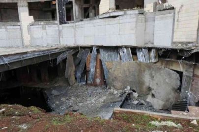 Atıl durumdaki otel binasının otopark kısmı çöktü