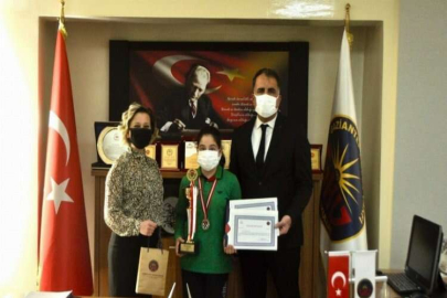 GKV’li Beren Kalyoncu satrançta Türkiye ikincisi