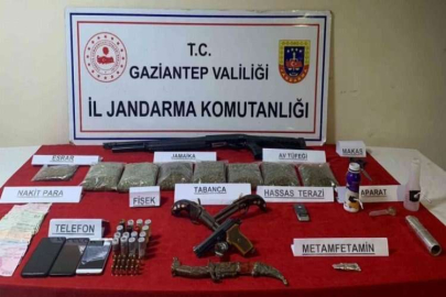 Jandarma uyuşturucu satıcısı ve kaçakçılara göz açtırmıyor