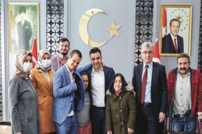 Down sendromlu öğrenciler kurum amirleriyle bir araya geldi