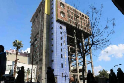 Dünyanın en saçma binasının yüzde otuzu yıkıldı