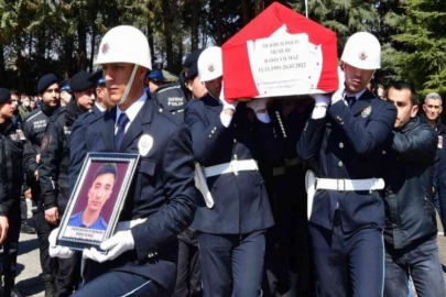 Trafik kazasında hayatını kaybeden polis ve eşi törenle memleketlerine uğurlandı