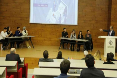 HKÜ öğrencileri öğrenme becerilerini münazaralarla geliştiriyor