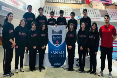 SANKO Okullarının kız ve erkek yüzme takımı bölge ikincisi oldu