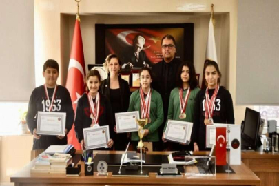 GKV’nin altın kulaçlarından iki şampiyonluk kupası