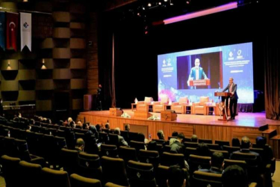 HKÜ’de “yapay zekanın yan etkileri anlatıldı