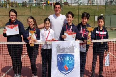 SANKO Okulları öğrencilerinin tenis başarısı