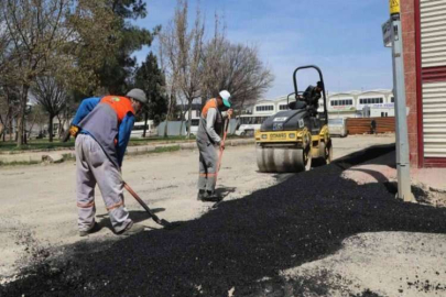 Şehitkamil’de yoğun asfalt mesaisi