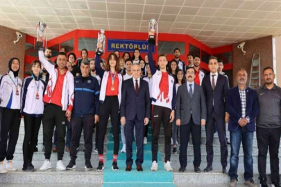 Rektör Özaydın’dan başarılı sporculara GAÜN Sporium’a ücretsiz üyelik