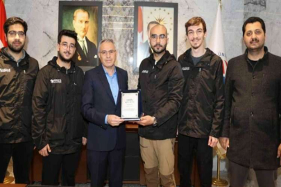 Teknofest’e hazırlanan ekiplerden Rektör Özaydın’a ziyaret