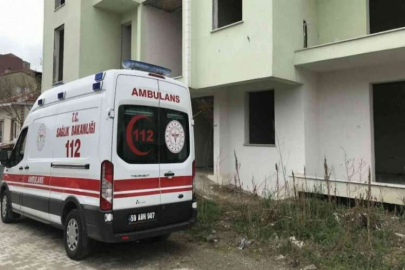 Yaşlı adam yaşadığı metruk binada ölü bulundu