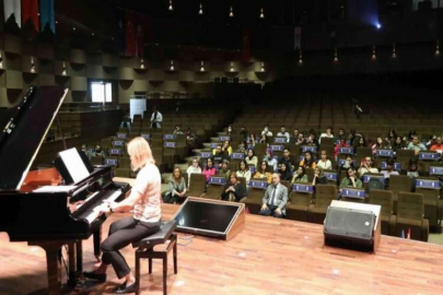 Uluslararası öğrenciler için ‘Film Müzikleri Atölyesi’ yapıldı