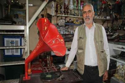 Asırlık gramafonlar antikacıların dükkanlarını süslüyor