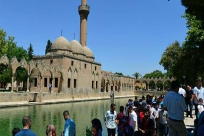 Balıklıgöl ziyaretçi akınına uğruyor