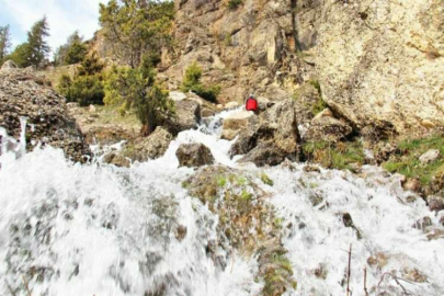 Karların erimesi ile şelaleler coştu