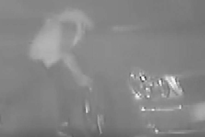 Gaziantep’te araç lastiklerinin bıçaklanma anı güvenlik kamerasında