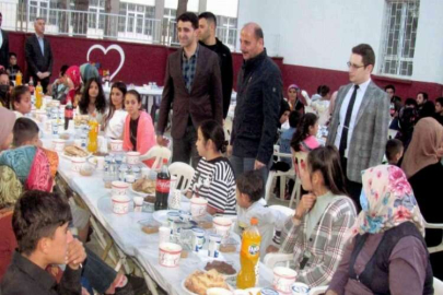 Araban’da öksüz ve yetim çocuklara iftar verildi