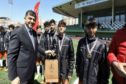 Yeşil sahada başarı parolası: ’’Oku-oyna-zinde kal’’