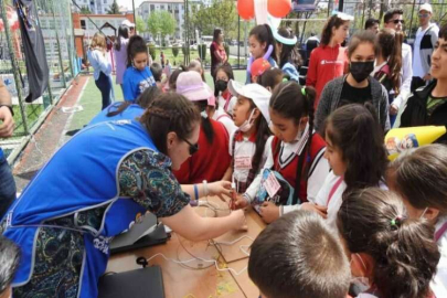 Gaziantepli çocuklar 23 Nisan şenliğinde buluştu
