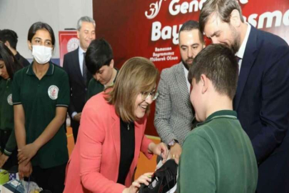 Başkan Şahin gençlerle bayramlaştı