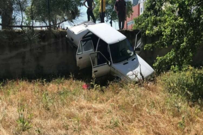 Yoldan çıkan otomobil bahçeye uçtu: 3 yaralı