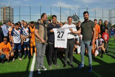 Sağlık çalışanları futbol turnuvasında buluştu