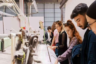 Üniversite öğrencileri halı üretim tesisini gezdi