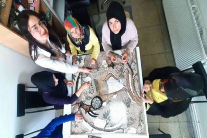 Mozaik taşlarıyla tarih yeniden işleniyor