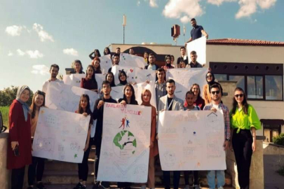 Kaliteye öğrenci eli