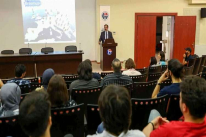 GAÜN’de yurt dışına gidecek öğrenciler bilgilendirildi