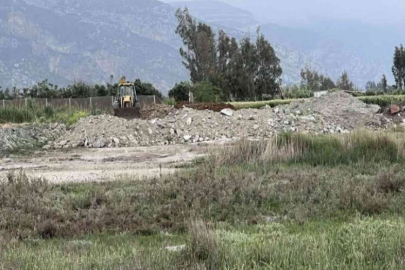Mileyha Sulak Alanı’nı çöplüğe çevirdiler