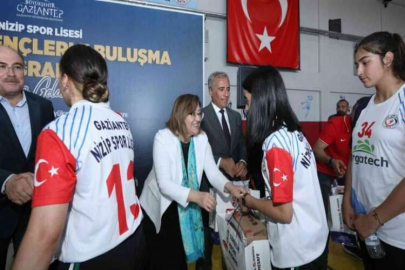 Büyükşehir’den Nizip Spor Lisesine malzeme yardımı