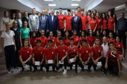 Spor Lisesinin başarılı öğrencileri ödüllendirildi