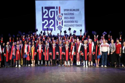 GAÜN Spor Bilimleri Fakültesi öğrencileri coşkuyla mezun oldu