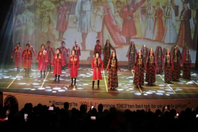 İlkokul öğrencileri dansın renklerini sahneye taşıdı