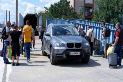 Gurbetçiler akın akın gelmeye devam ediyorlar