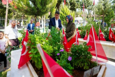 Başkan Fadıloğlu, şehitlik ziyareti
