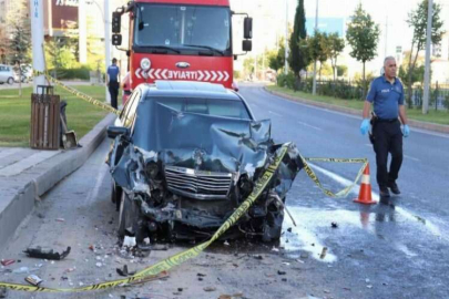 Otomobil minibüsle çarpıştı: 1 ölü, 1 yaralı