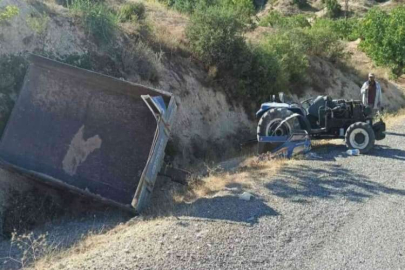 Devrilen traktörün sürücüsü hayatını kaybetti